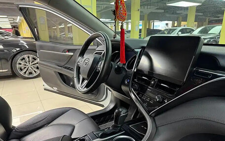 Toyota Camry, 2022 год, 2 180 000 рублей, 14 фотография