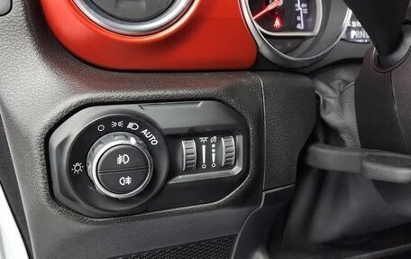 Jeep Wrangler, 2021 год, 3 930 000 рублей, 14 фотография