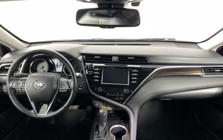 Toyota Camry, 2018 год, 2 660 000 рублей, 14 фотография