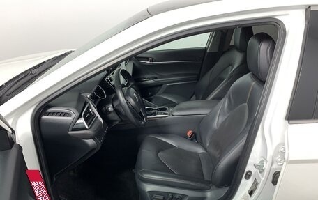 Toyota Camry, 2018 год, 2 660 000 рублей, 16 фотография