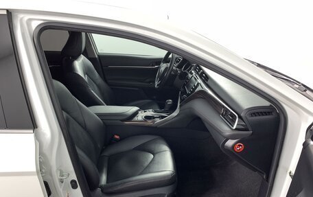 Toyota Camry, 2018 год, 2 660 000 рублей, 20 фотография