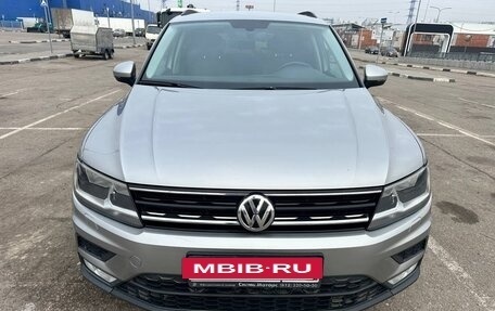 Volkswagen Tiguan II, 2017 год, 1 990 000 рублей, 2 фотография