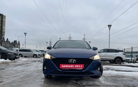 Hyundai Solaris II рестайлинг, 2021 год, 1 680 000 рублей, 2 фотография