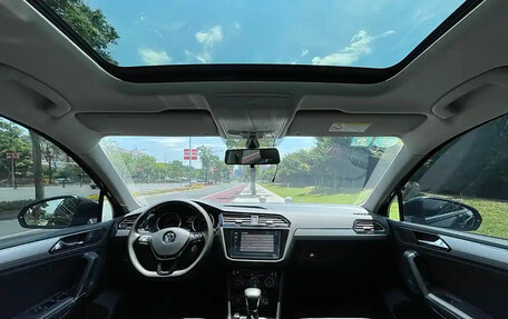 Volkswagen Tiguan II, 2020 год, 2 090 000 рублей, 6 фотография