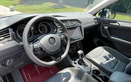 Volkswagen Tiguan II, 2020 год, 2 090 000 рублей, 5 фотография