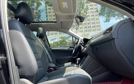 Volkswagen Tiguan II, 2020 год, 2 090 000 рублей, 10 фотография
