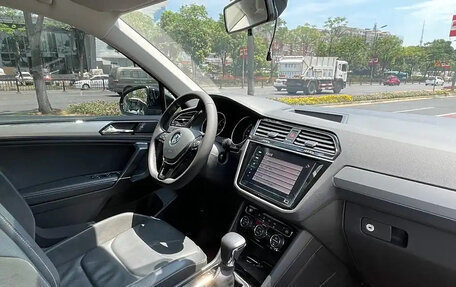 Volkswagen Tiguan II, 2020 год, 2 090 000 рублей, 9 фотография