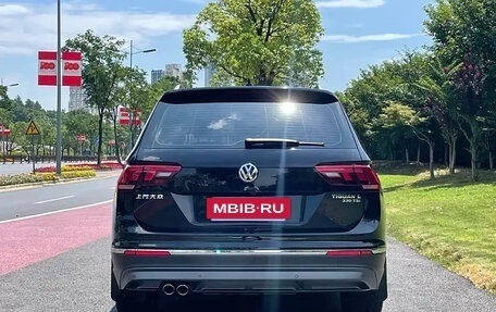 Volkswagen Tiguan II, 2020 год, 2 090 000 рублей, 14 фотография