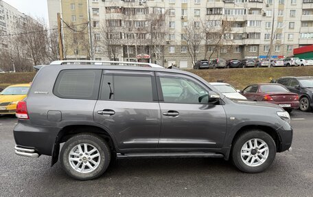 Toyota Land Cruiser 200, 2011 год, 2 650 000 рублей, 6 фотография