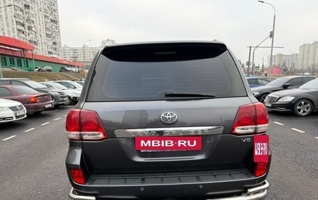 Toyota Land Cruiser 200, 2011 год, 2 650 000 рублей, 4 фотография