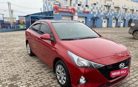 Hyundai Solaris II рестайлинг, 2021 год, 1 820 000 рублей, 5 фотография