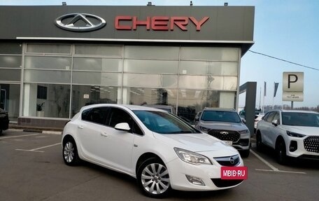 Opel Astra J, 2011 год, 695 000 рублей, 3 фотография