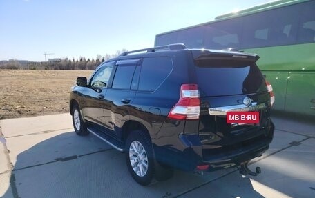 Toyota Land Cruiser Prado 150 рестайлинг 2, 2016 год, 3 950 000 рублей, 6 фотография