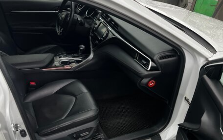 Toyota Camry, 2018 год, 2 500 000 рублей, 8 фотография