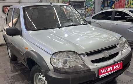 Chevrolet Niva I рестайлинг, 2010 год, 400 000 рублей, 3 фотография