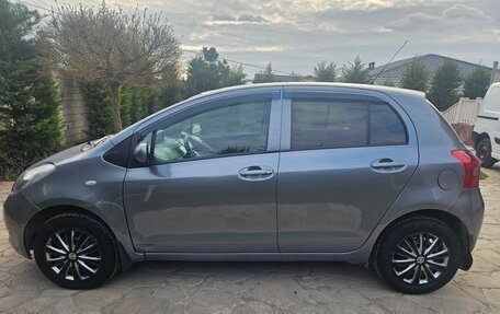 Toyota Yaris III рестайлинг, 2006 год, 400 000 рублей, 9 фотография