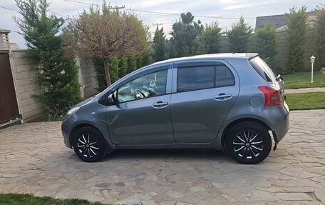 Toyota Yaris III рестайлинг, 2006 год, 400 000 рублей, 7 фотография
