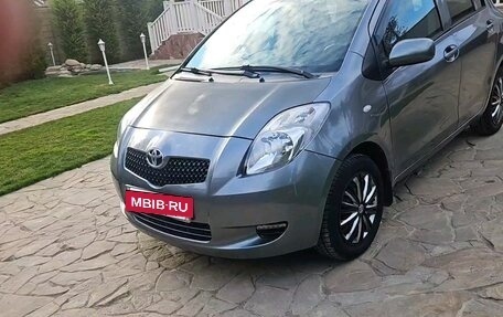 Toyota Yaris III рестайлинг, 2006 год, 400 000 рублей, 6 фотография