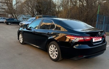 Toyota Camry, 2018 год, 2 650 000 рублей, 6 фотография