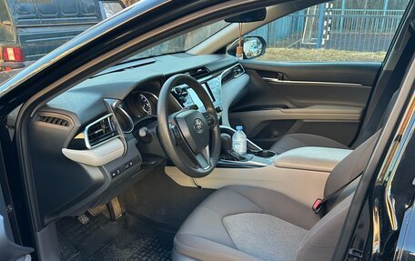 Toyota Camry, 2018 год, 2 650 000 рублей, 7 фотография