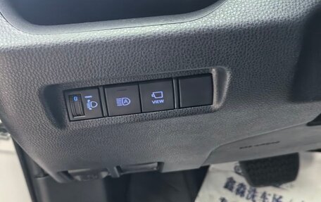 Toyota RAV4, 2021 год, 2 750 000 рублей, 7 фотография