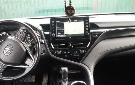 Toyota Camry, 2021 год, 3 500 000 рублей, 5 фотография