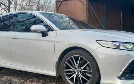 Toyota Camry, 2021 год, 3 500 000 рублей, 2 фотография