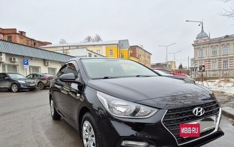 Hyundai Solaris II рестайлинг, 2017 год, 994 000 рублей, 3 фотография