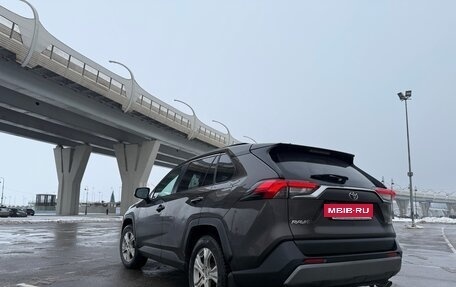 Toyota RAV4, 2020 год, 3 750 000 рублей, 4 фотография