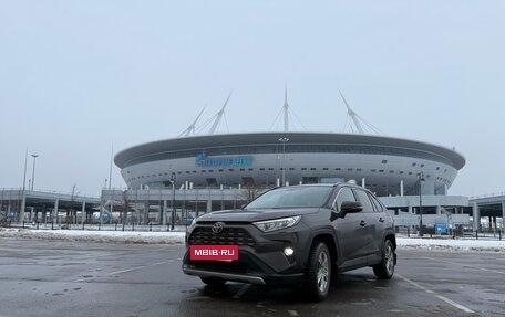 Toyota RAV4, 2020 год, 3 750 000 рублей, 2 фотография