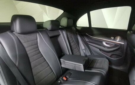 Mercedes-Benz E-Класс, 2018 год, 3 699 000 рублей, 13 фотография