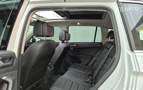 Volkswagen Tiguan II, 2022 год, 3 300 275 рублей, 11 фотография