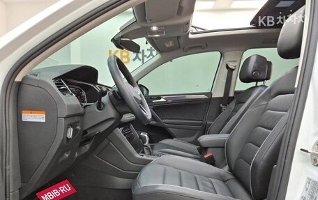 Volkswagen Tiguan II, 2022 год, 3 300 275 рублей, 5 фотография