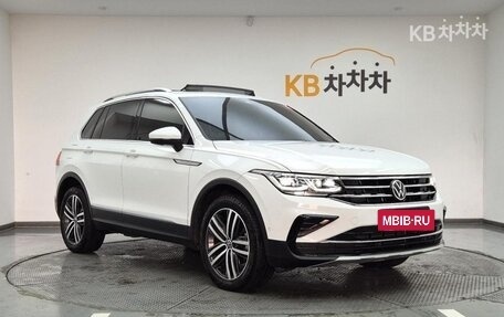 Volkswagen Tiguan II, 2022 год, 3 300 275 рублей, 4 фотография