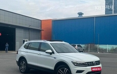 Volkswagen Tiguan II, 2021 год, 2 100 045 рублей, 1 фотография