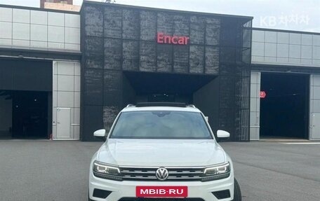 Volkswagen Tiguan II, 2021 год, 2 100 045 рублей, 2 фотография