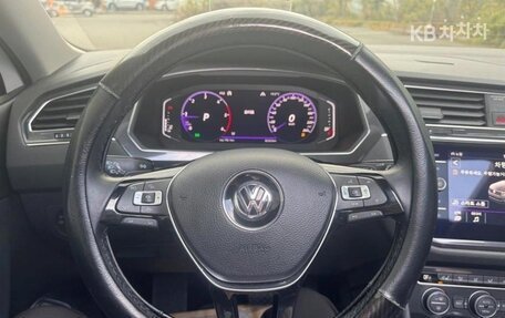 Volkswagen Tiguan II, 2021 год, 2 100 045 рублей, 12 фотография