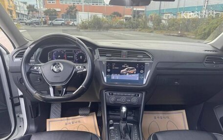 Volkswagen Tiguan II, 2021 год, 2 100 045 рублей, 11 фотография
