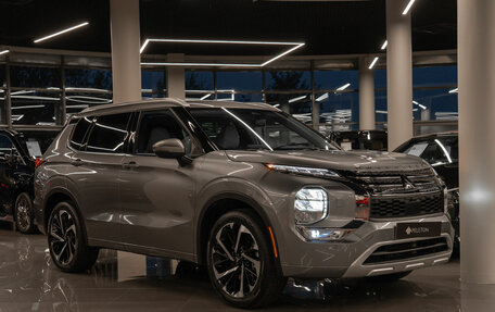 Mitsubishi Outlander, 2022 год, 3 899 000 рублей, 2 фотография