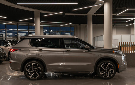 Mitsubishi Outlander, 2022 год, 3 899 000 рублей, 8 фотография
