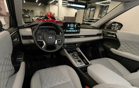 Mitsubishi Outlander, 2022 год, 3 899 000 рублей, 9 фотография