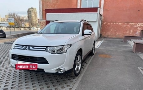 Mitsubishi Outlander III рестайлинг 3, 2012 год, 1 350 000 рублей, 2 фотография