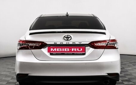 Toyota Camry, 2021 год, 3 399 000 рублей, 6 фотография