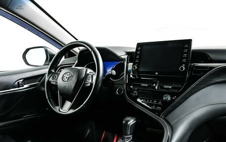 Toyota Camry, 2021 год, 3 399 000 рублей, 9 фотография