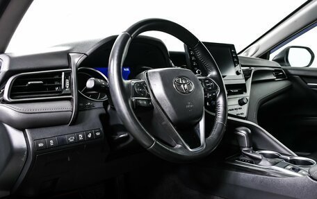 Toyota Camry, 2021 год, 3 399 000 рублей, 12 фотография