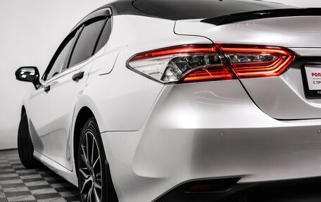 Toyota Camry, 2021 год, 3 399 000 рублей, 18 фотография