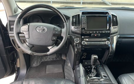 Toyota Land Cruiser 200, 2014 год, 4 900 000 рублей, 27 фотография