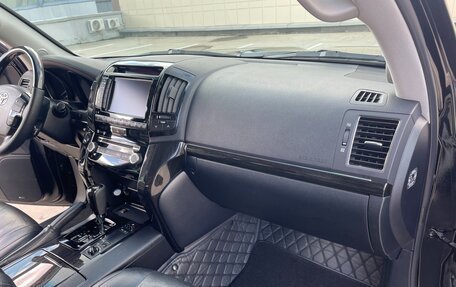 Toyota Land Cruiser 200, 2014 год, 4 900 000 рублей, 22 фотография