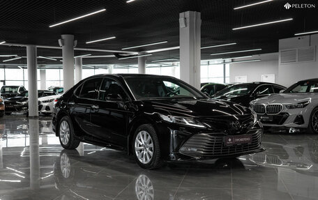 Toyota Camry, 2021 год, 3 320 000 рублей, 2 фотография