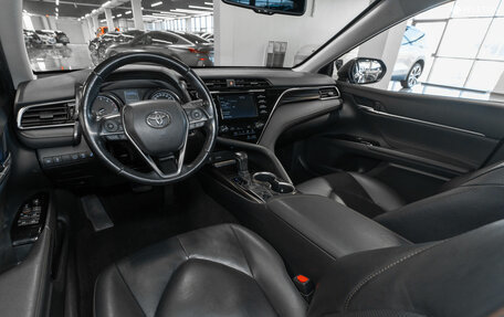 Toyota Camry, 2021 год, 3 320 000 рублей, 8 фотография